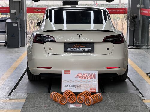 กรณี บริษัท ล่าสุดเกี่ยวกับ 2021 Tesla Model 3 RWD Upgraded with Sport Short Springs: Sleeker Stance & Smoother Ride!