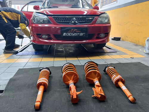 กรณี บริษัท ล่าสุดเกี่ยวกับ 2008 มิตซูบิชิ แลนเซอร์ 1.6 EDDY สปอร์ต อับซอร์บช็อค คิทปรับปรุง รถเก่าปรับปรุงพร้อมการจัดการที่ดีและความสบายใจ