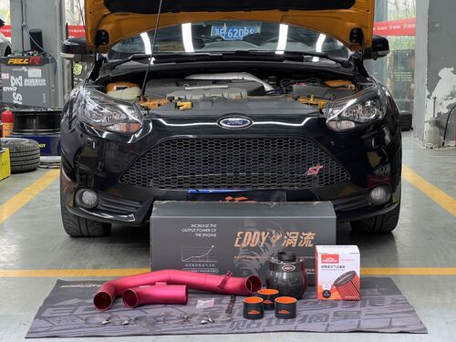 กรณี บริษัท ล่าสุดเกี่ยวกับ 2014 ฟอร์ด โฟกัส ST 2.0T อัพเกรด EDDYSTAR ชุดสกัดอัตโนมัติใยคาร์บอน